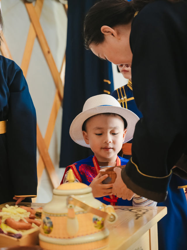 住進湖景蒙古包，給孩子一場會呼吸的成長之旅！