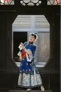 補一個晉商少奶奶in太原古縣城