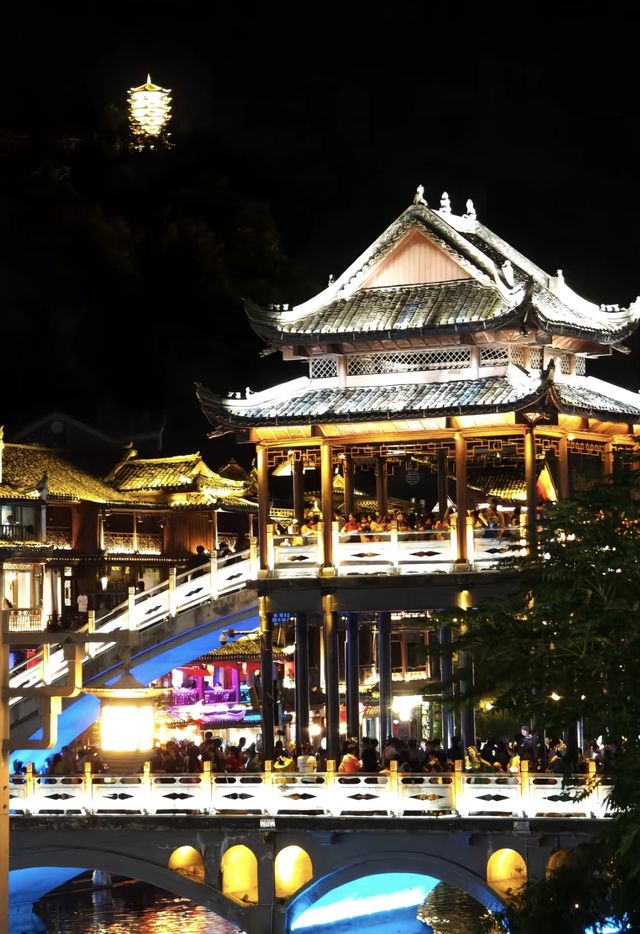 夢裡的邊城 心中的鳳凰。