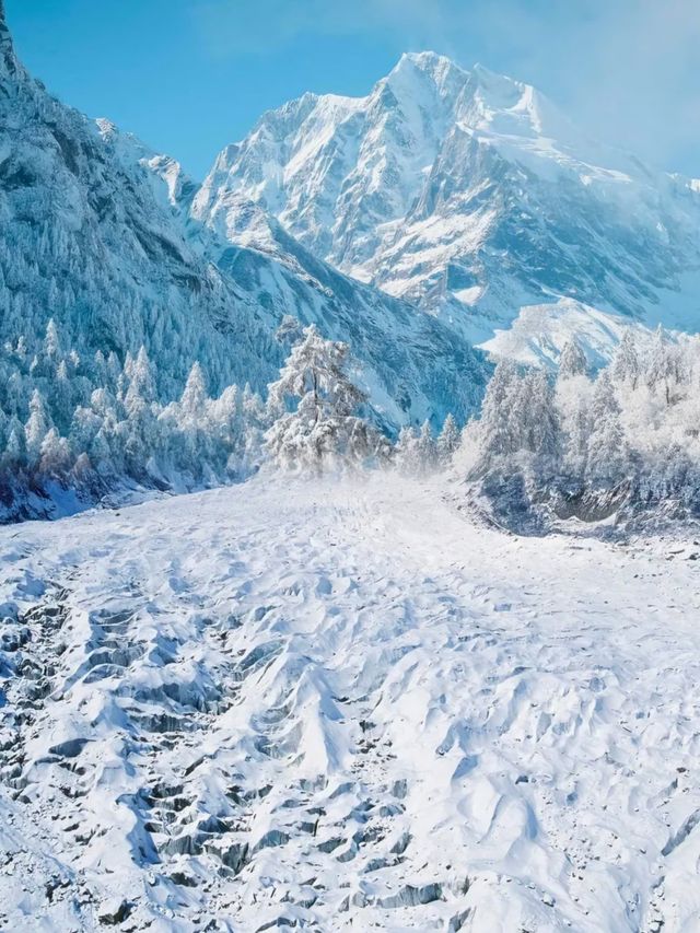 海螺溝3日奇幻之旅:赴一場日照金山的仙境之約 海螺溝3日奇幻之旅:赴一場日照金山的仙境之約