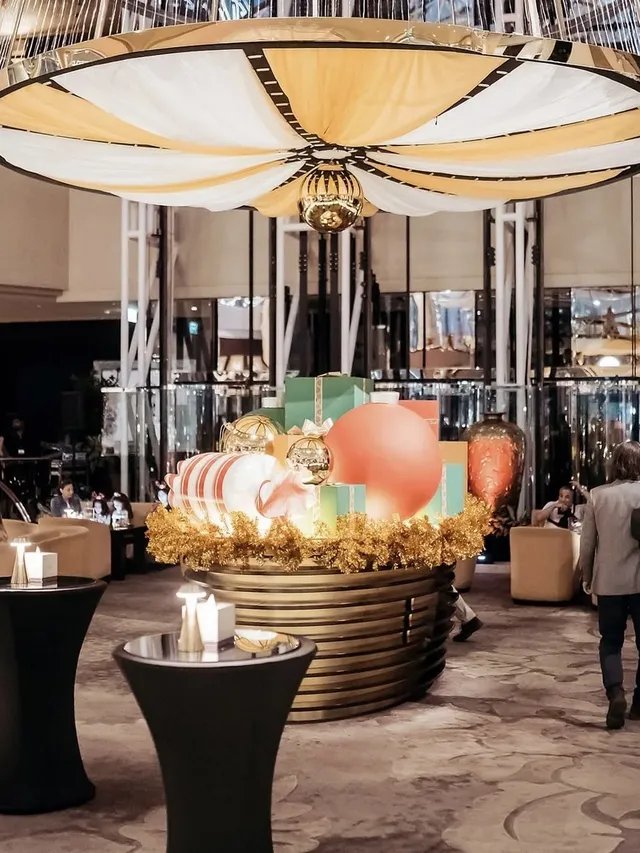 當迪拜的市集開啟節日限定模式...