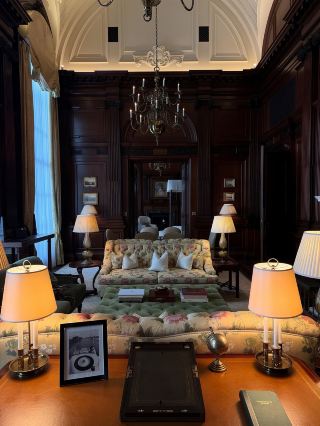 Staying at the same Raffles hotel in London as Churchill