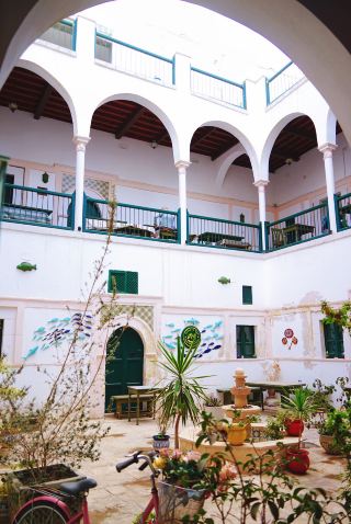 เมืองแห่งซากปรักหักพังและการเกิดใหม่