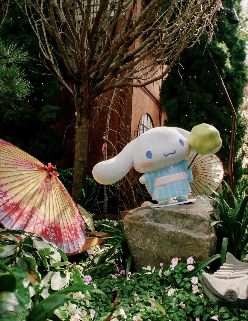 Hello Kittyがシンガポールで桜を見に来たよ🌸ピンクの夢の世界が息を