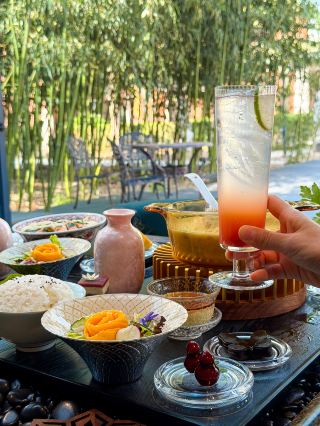 I found a healing restaurant hidden in a bamboo forest next to Russian Street in Dalian.