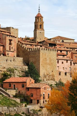 Albarracín | A medieval red stone town in Spain, like a painting at every turn