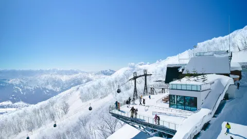 A first-timer's perspective on Hoshino TOMAMU: You don't have to be a ski pro to have a blast. This trip to Hokkaido, I skipped the crowds in Sapporo and stayed directly at Hoshino — traveler post in Sapporo