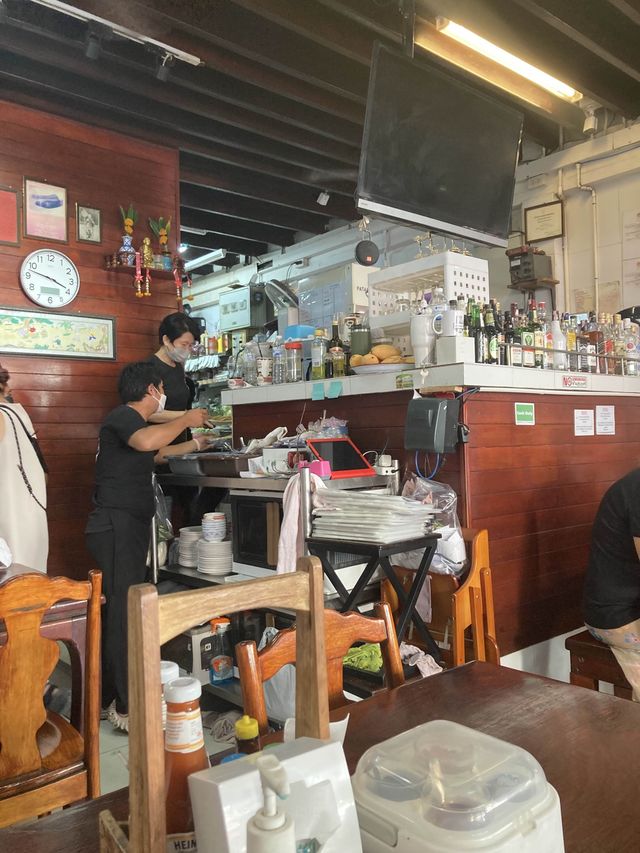 【タイ】格安ランチ！プーケットでお得にタイ料理食べるなら絶対ココ！