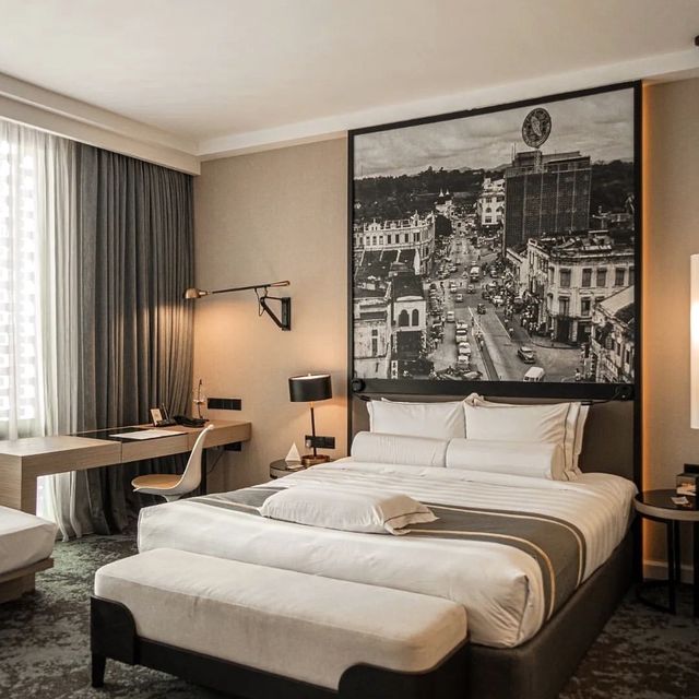HOTEL STRIPES AUTOGRAPH COLLECTION