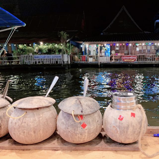 Tong Yum Noodles in Coconut Bowls 🥥