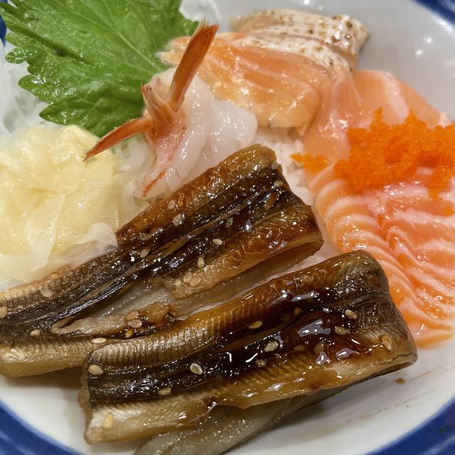 旺街大街的冷青日式料理店🎆