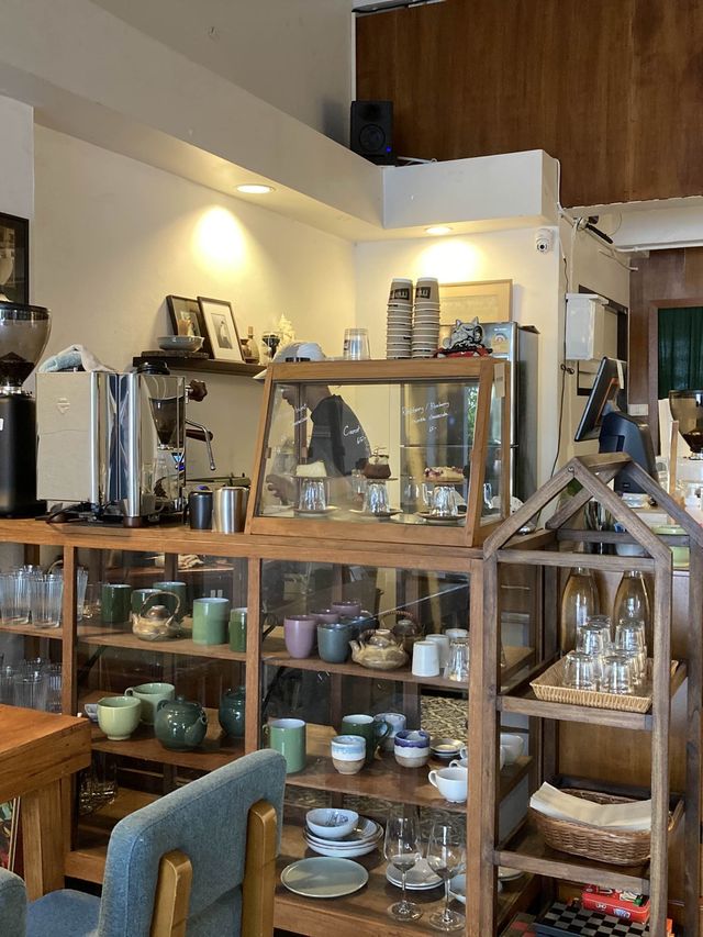 คาเฟ่อาร์ตสไตล์อบอุ่น mama cafe&studio 