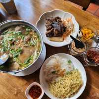 ขาวัวหม้อไฟ เมนูพิเศษของร้านข้าวขาวัว บ้านโบราณ