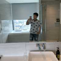the quarter ari by uhg โรงแรมสระวิวสวย