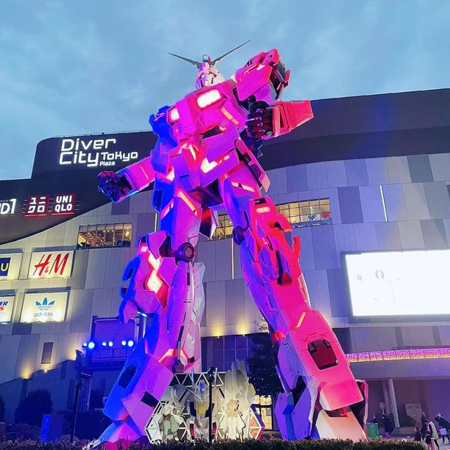 THE GUNDAM BASE TOKYO