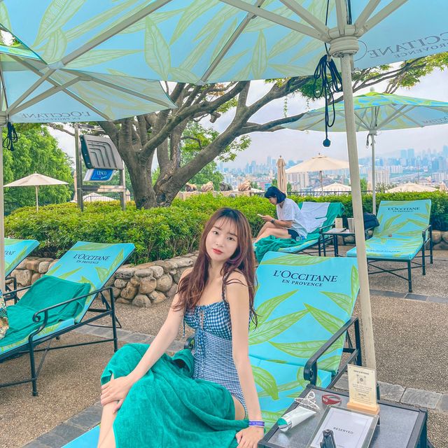 호캉스의 꽃은 역시 수영장🏊🏻‍♀️