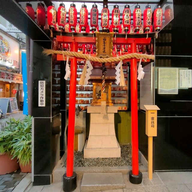 【大阪 千日前】ビルのお寺さんに神社があるのよ〜✨