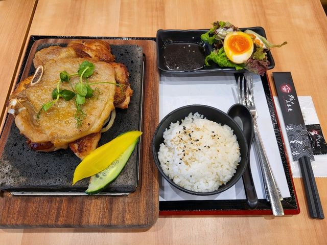 假日吃飯散步好去處