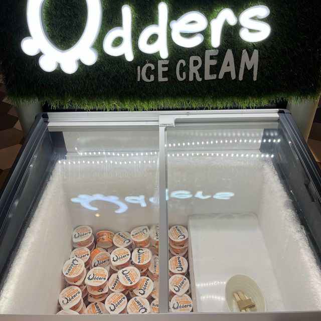 Free flow Ice cream at T4 Lounge 