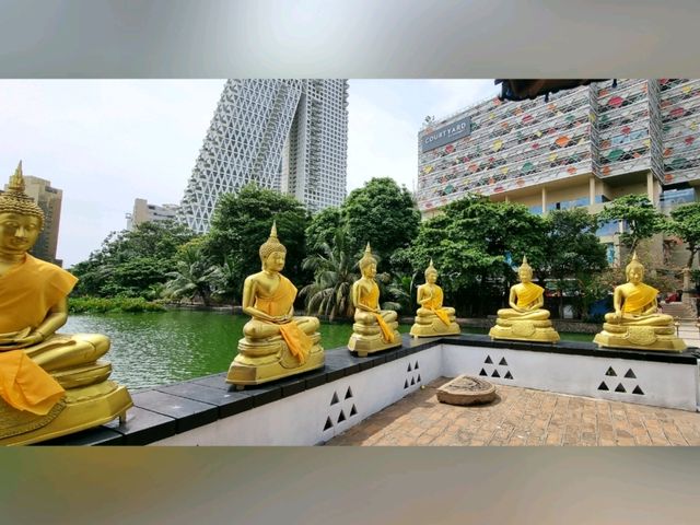 Seema Malakaya, Serene Temple on floating platforms 