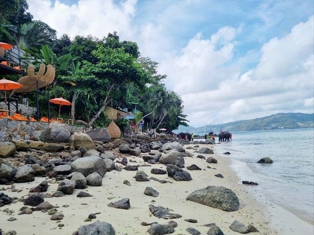 หาดไตรตรัง ทะเลสวย สงบแบบส่วนตัว