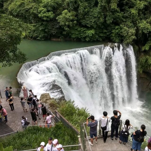 น้ำตกซือเฟิ่น (Shifen Waterfall)