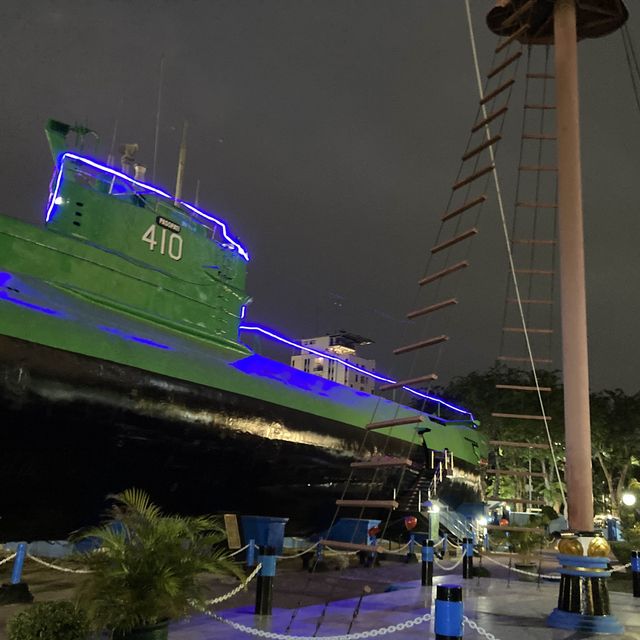 スラバヤ 【スラバヤ潜水艦記念碑博物館 Monumen Kapal Selam Surabaya】 スラバヤ 【スラバヤ潜水艦記念碑博物館 Monumen Kapal Selam Surabaya】