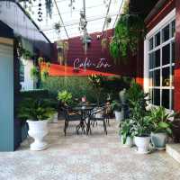 Cafe Inn Shops 