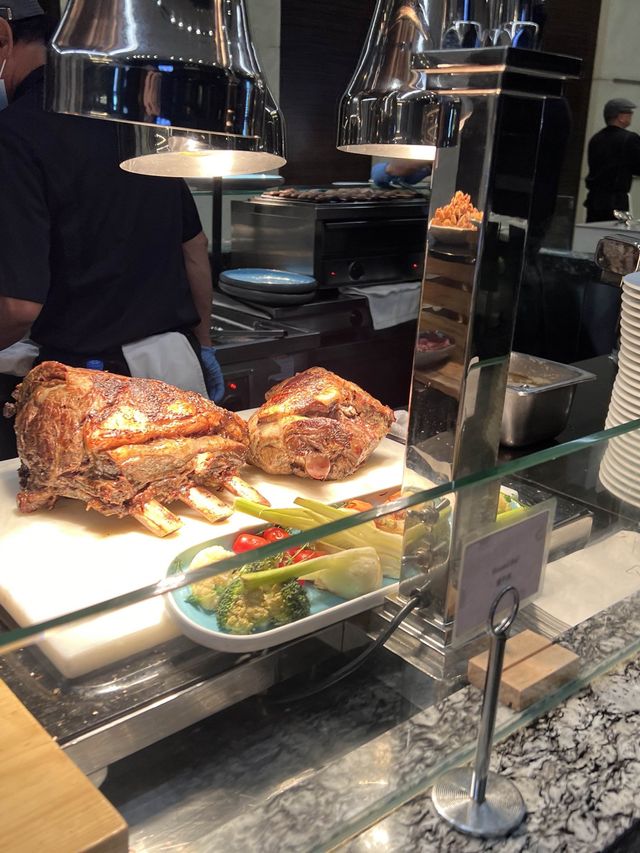自助晚餐🥣推薦🥰如心酒店Cafe Circles‼️高質蟹腳😍主打精美甜品🍮