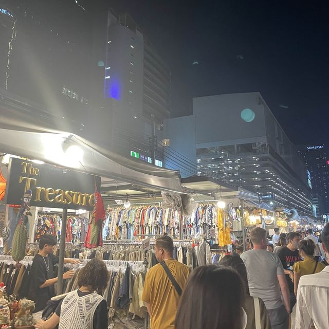 曼谷最受歡迎夜市