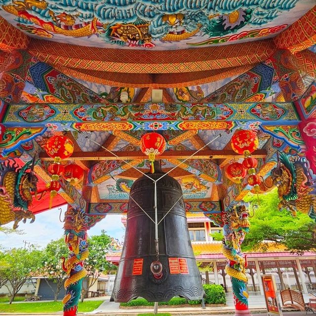 มังกรยักษ์ Landmark  สุพรรณบุรี