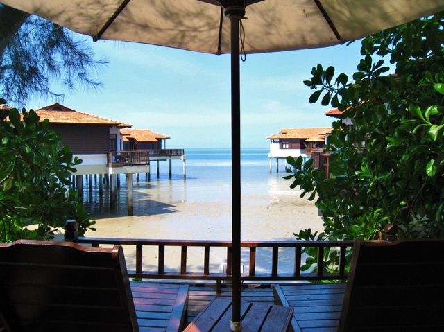 Weekend beach staycay