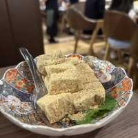 美味新鮮熱辣香脆的「鰻魚燒飯團」😋