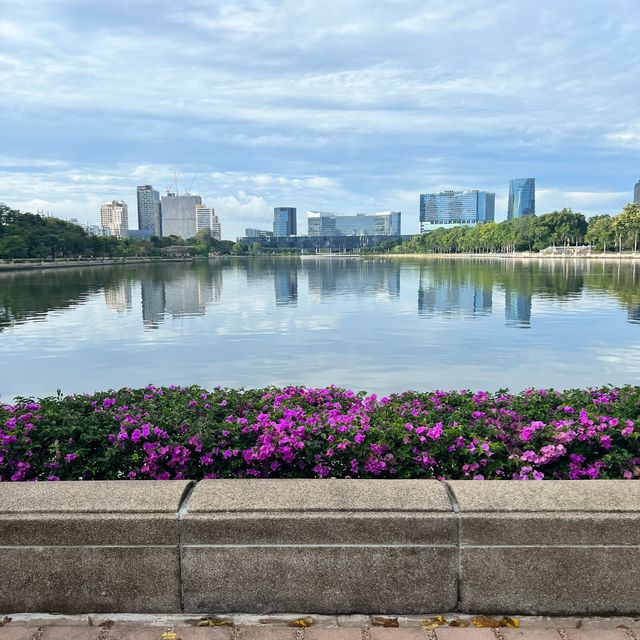 【タイ】都会のど真ん中に現れる癒しの公園