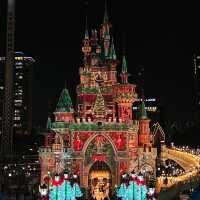 Lotte World in Winter: where Christmas dreams come true! 🎄