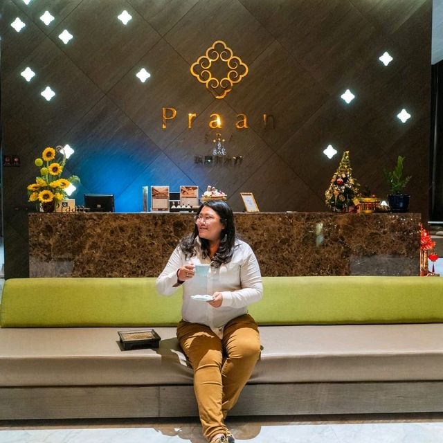 ใส่ชุดไทย พักห้องกว้าง บรรยากาศดี ใกล้สนามบิน