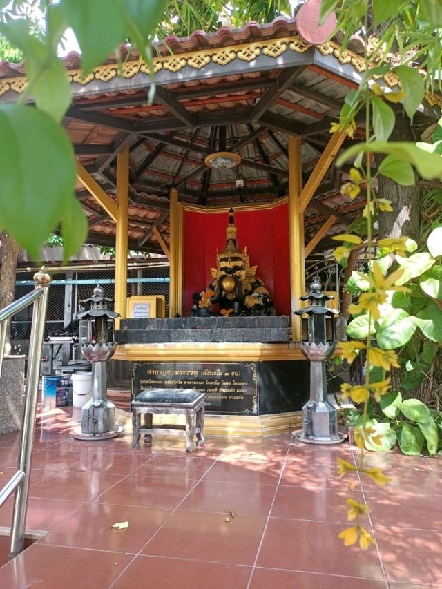 เจ้าแม่ตะเคียนทองกลางกรุง