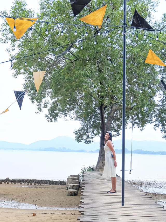คาเฟ่ติดทะเลภูเก็ต GROVE PHUKET 