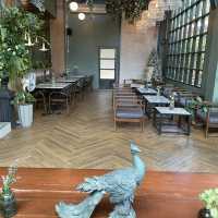 Toplofty Khaoyai | คาเฟ่ฟิลสวนดอกไม้