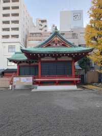 朱色の美しい浅草神社
