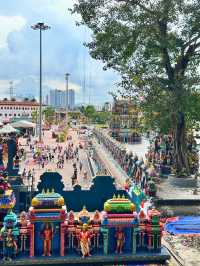 ถ้ำศักดิ์สิทธิ์ของชาวฮินดู BATU CAVES