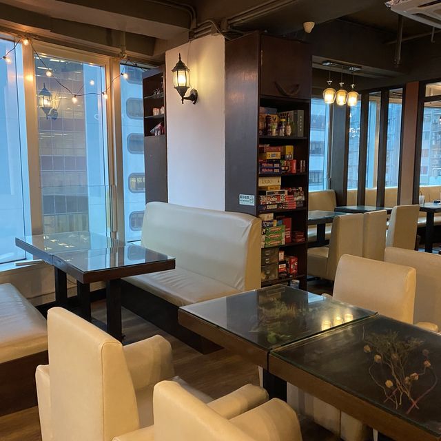 環境闊落，食物婫美西餐廳的樓上cafe 