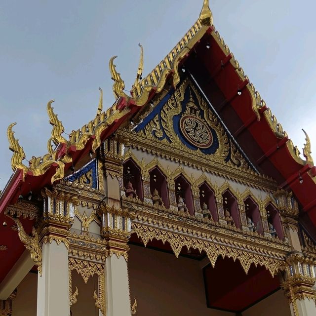 BEAUTIFUL ARCHITECTURE OF CHETAWAN BUDDHIST TEMPLE