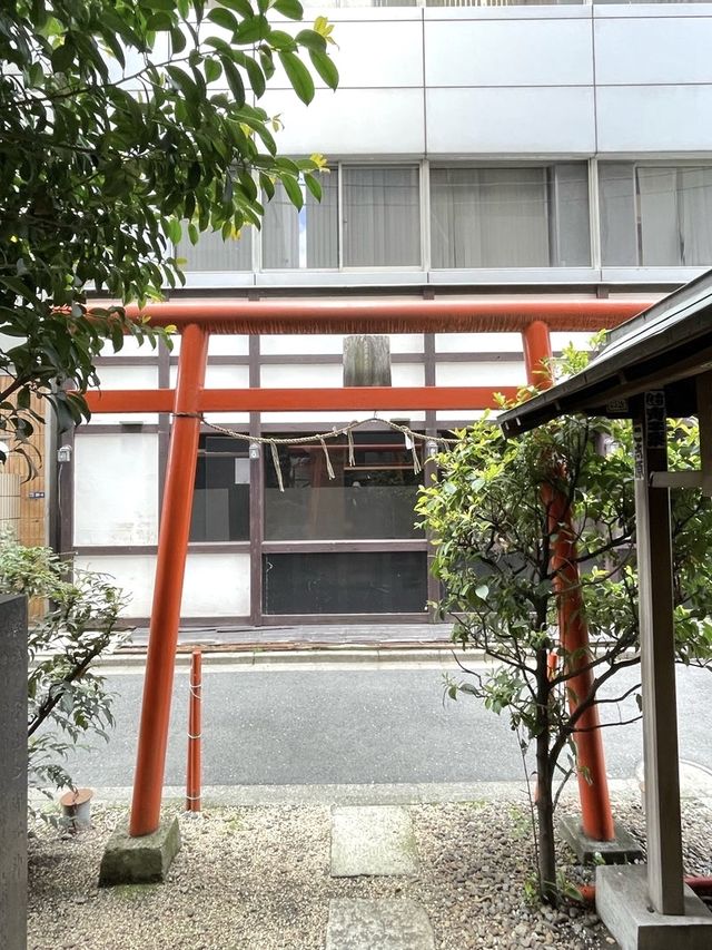 【川上稲荷神社/東京都】ちょっとレトロな風景の神社