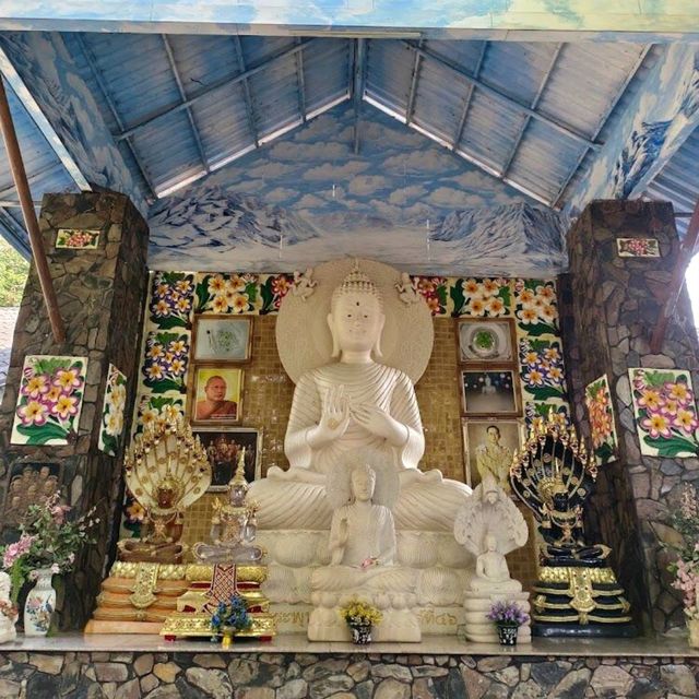 Pa Thamma Utthayan Temple( Luang Pho Kluay)