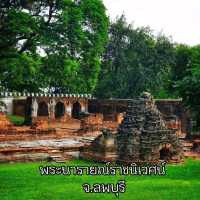 ชมโบราณสถาน เมืองละโว้