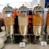 อาหารเช้าบุฟเฟต์โรงแรมพัทยา holiday inn express