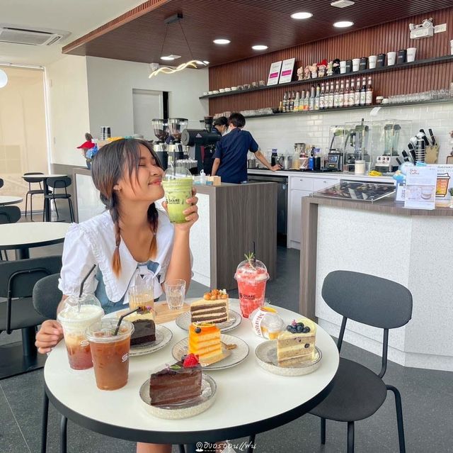 คาเฟ่น่ารักๆ มีตุ๊กตาให้ถ่ายรูปด้วย🥰