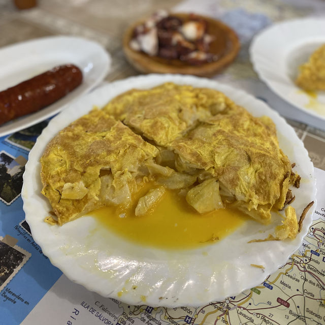 Lugo城鎮小酒館：口碑贏盡，美食溫暖