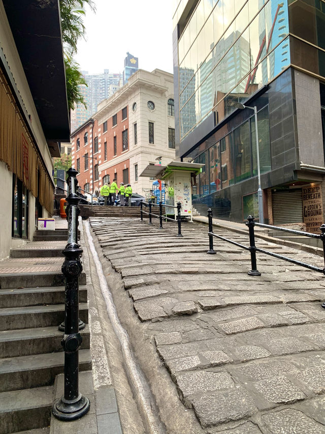 香港　香港観光　石板街 (Stone Slab Street)に行ってきた！